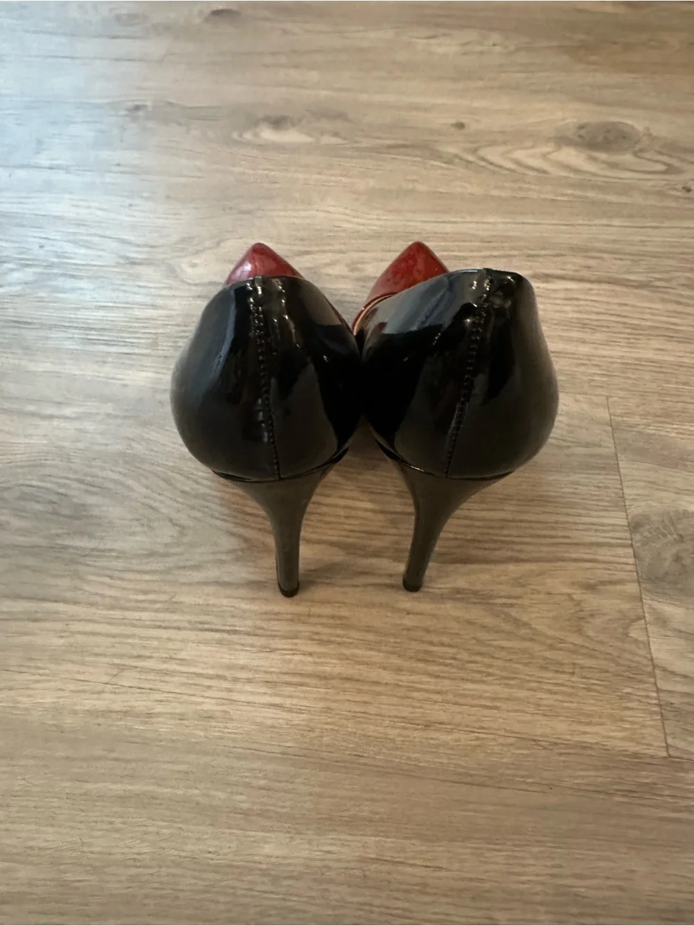 Gianni Bini shiny red